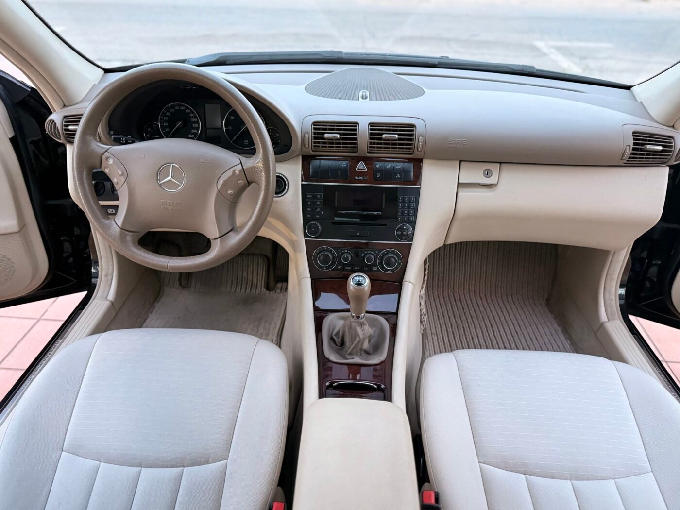 MERCEDES-BENZ C180, fotografía 13