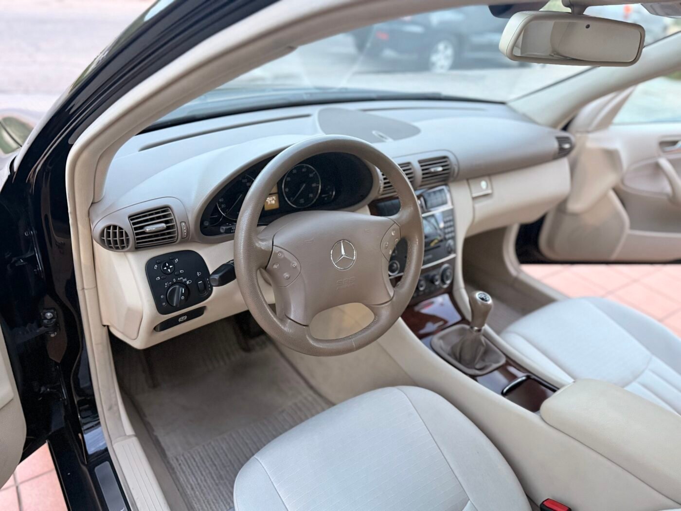 MERCEDES-BENZ C180, fotografía 11