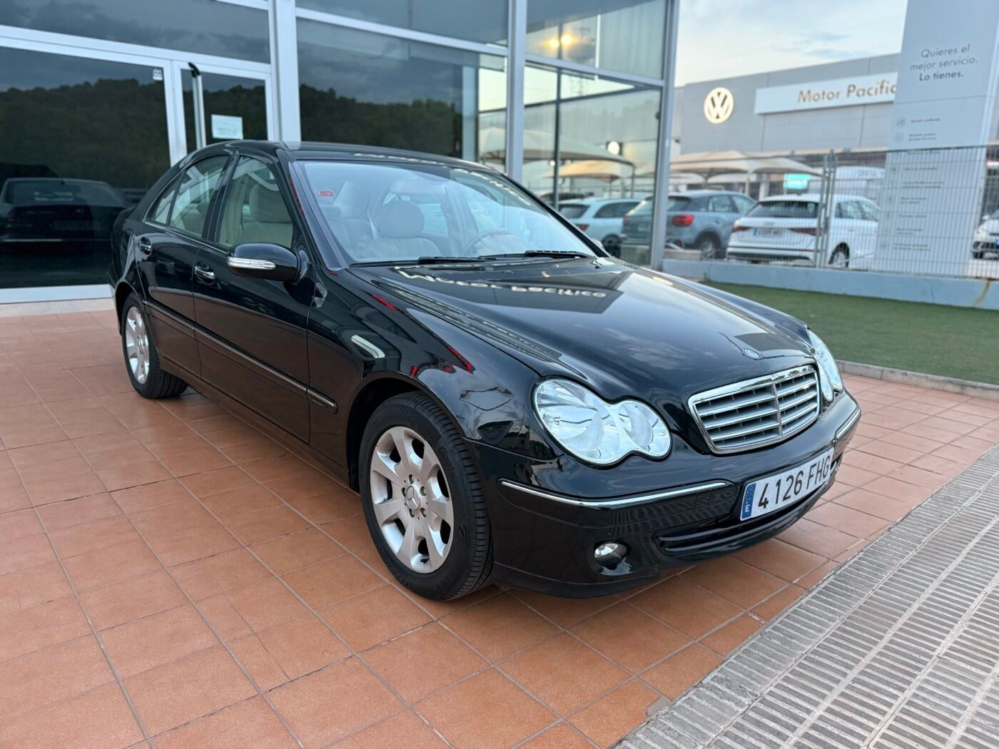 MERCEDES-BENZ C180, fotografía 2