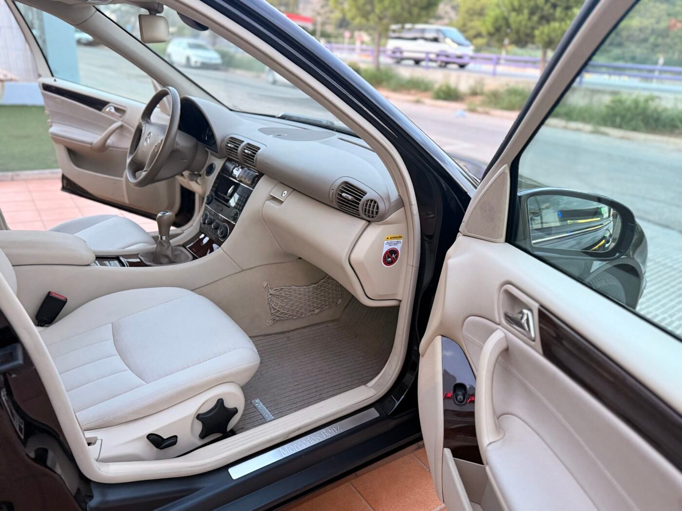 MERCEDES-BENZ C180, fotografía 15